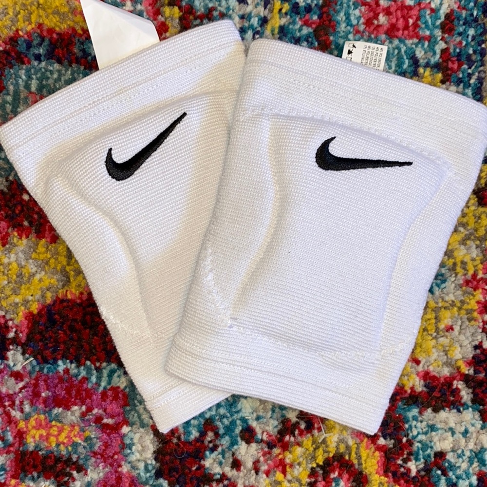 VOLLEYBALL KNEE PADS